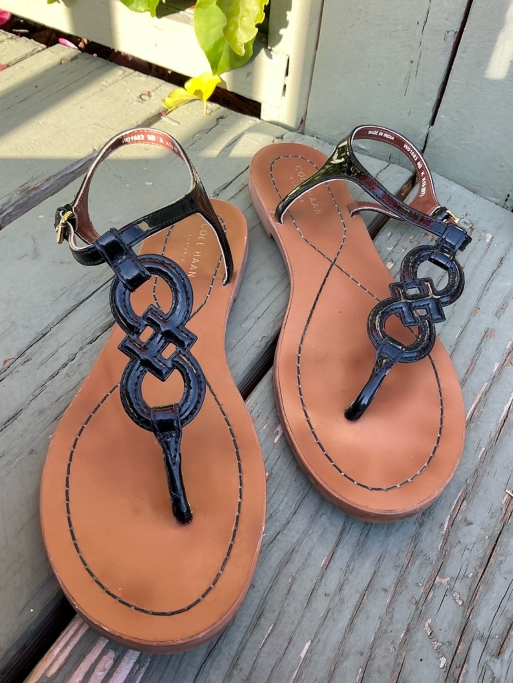 Cole Haan Black Patent T‑Strap Summer Sandals with Tan Footbed Size 6 B